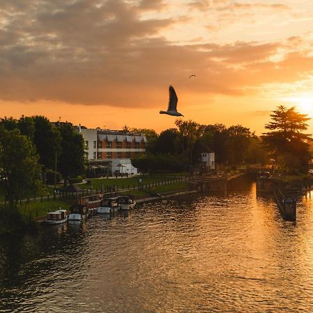 מלון אגהאם The Runnymede On Thames (Adults Only) מראה חיצוני תמונה