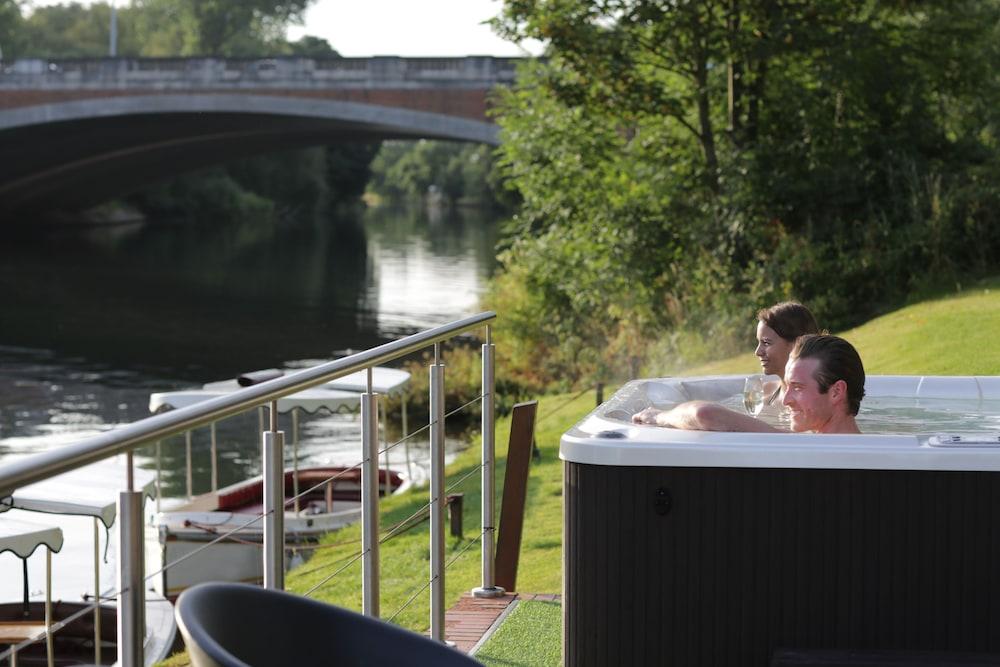 מלון אגהאם The Runnymede On Thames (Adults Only) מראה חיצוני תמונה