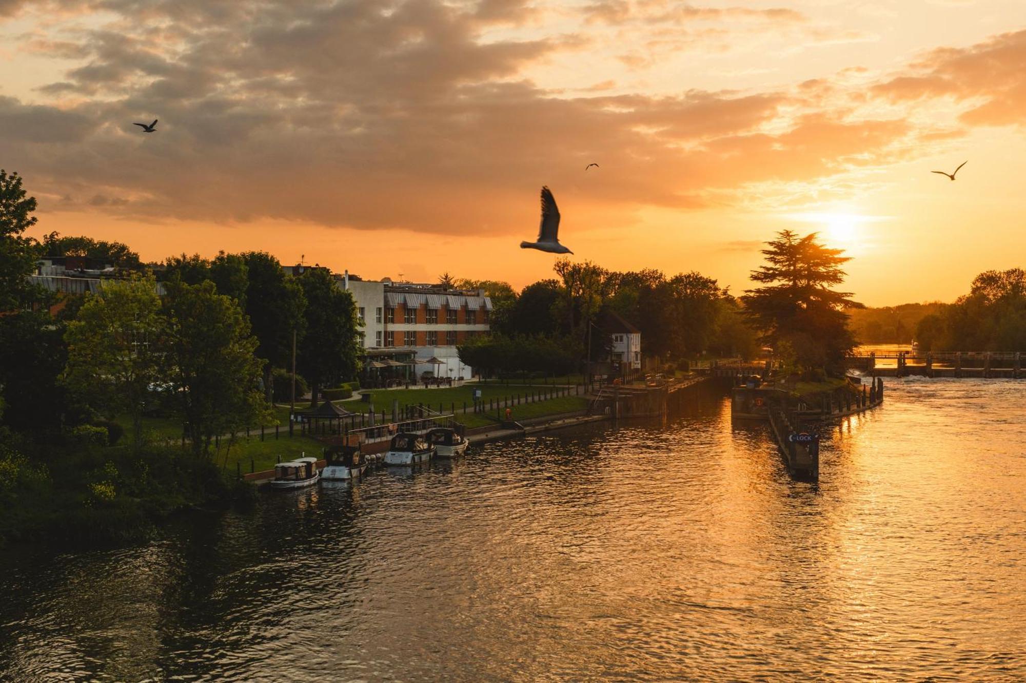 מלון אגהאם The Runnymede On Thames (Adults Only) מראה חיצוני תמונה