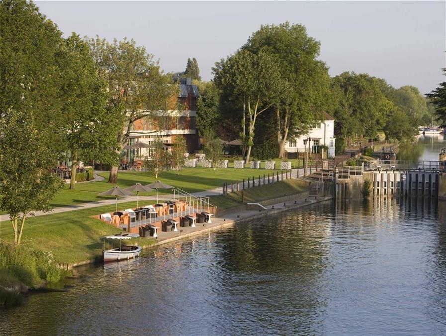 מלון אגהאם The Runnymede On Thames (Adults Only) מראה חיצוני תמונה